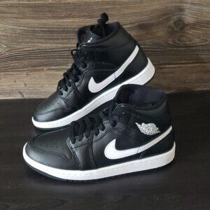 New Nike Air Jordan 1 Mid Womens Black Sneakers Size 7‎ Streetwear Casual